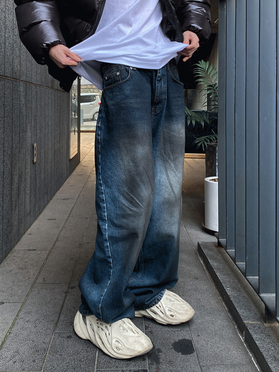 Over-wide Dirty Denim Pants